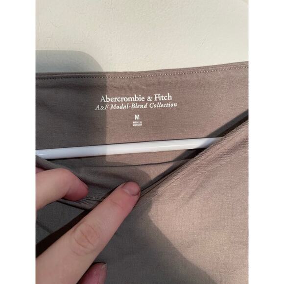 Abercrombie & Fitch A&F Modal Blend Collection Taupe Long‎ Sleeve Basic Bodysuit - Picture 9 of 10
